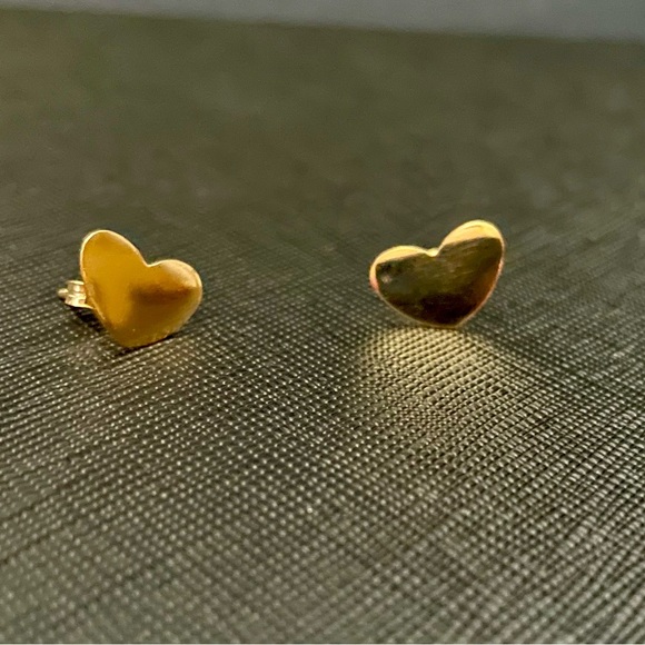 18k Heart Earrings